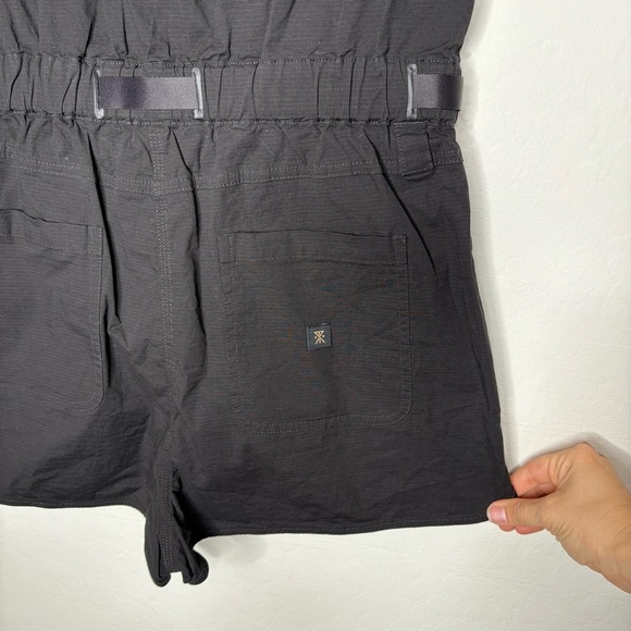 Roark Campover Romper Black Short Sleeve Belted Utility One Piece NWT Medium - Picture 13 of 14